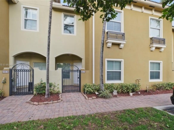 2851 W Prospect Rd # 307, Tamarac FL 33309 — #A11842985