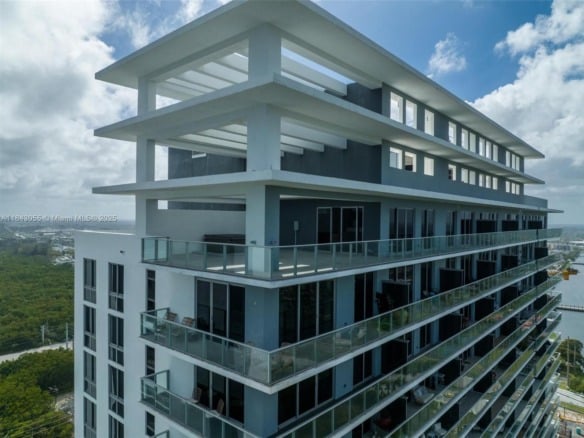 16385 Biscayne Blvd # 4, North Miami Beach FL 33160 — #A11843055