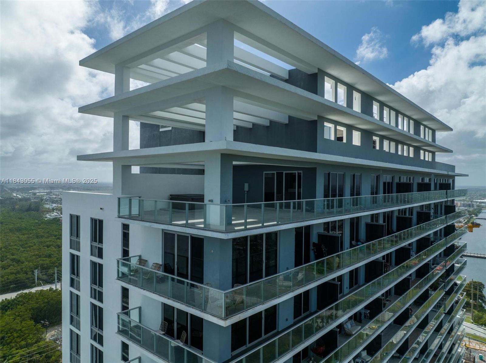 83dcefb7-6825 16385 Biscayne Blvd # 4, North Miami Beach FL 33160 — #A11843055