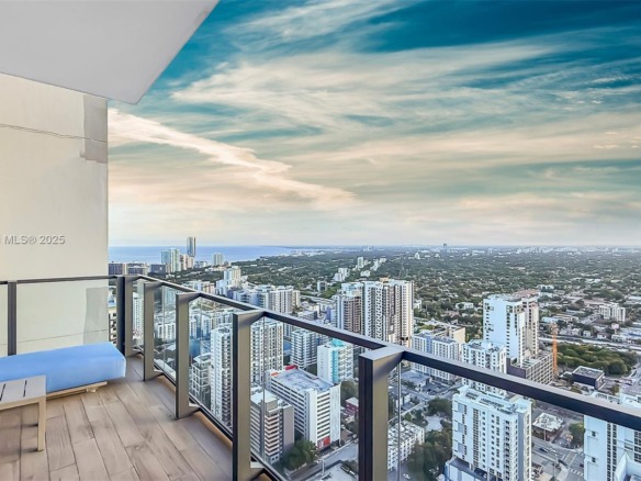 88 SW 7th St # 4006, Miami FL 33130 — #A11843147