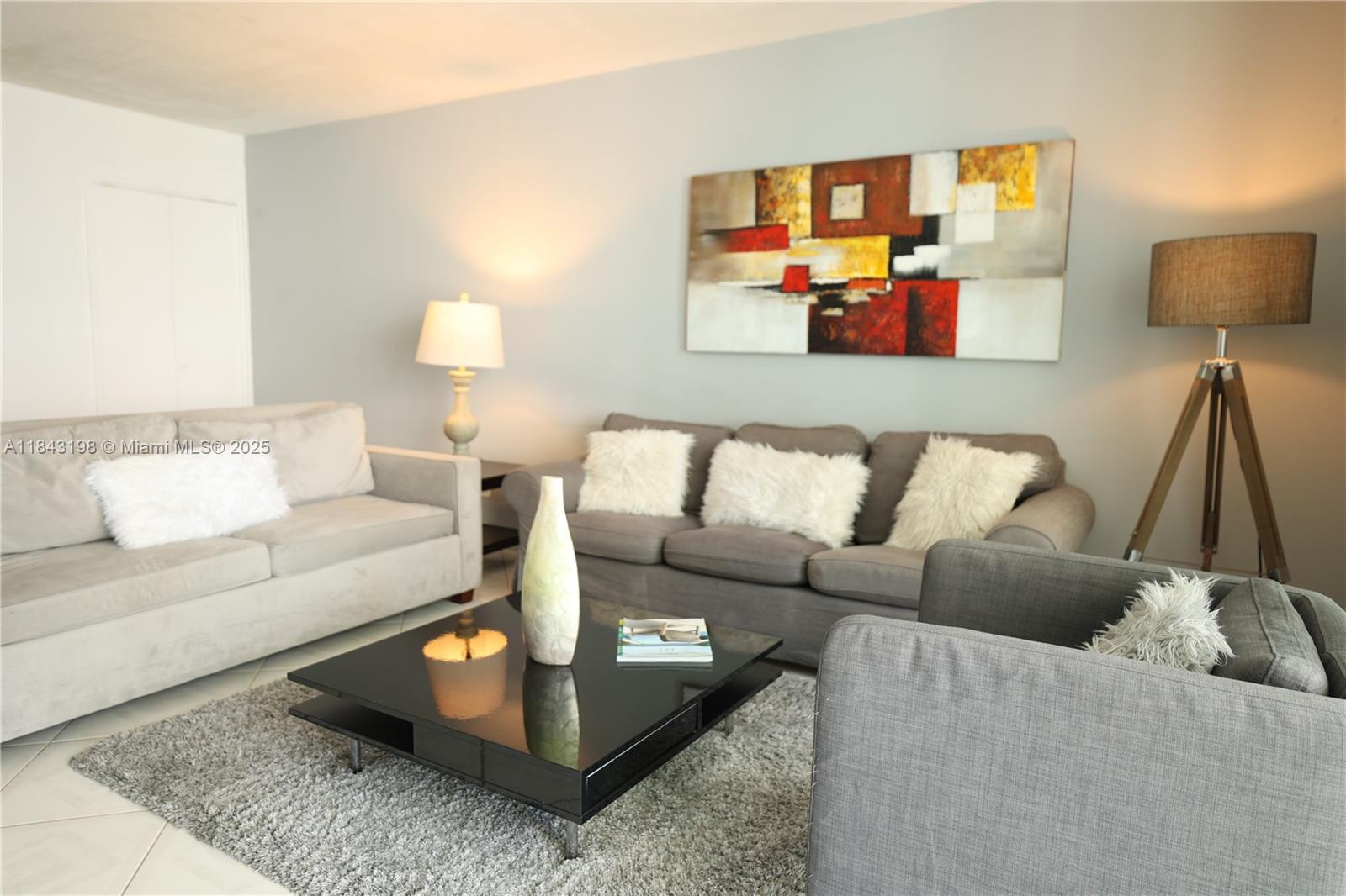 83dcefb7-6828 5151 Collins Ave # 927, Miami Beach FL 33140 — #A11843198