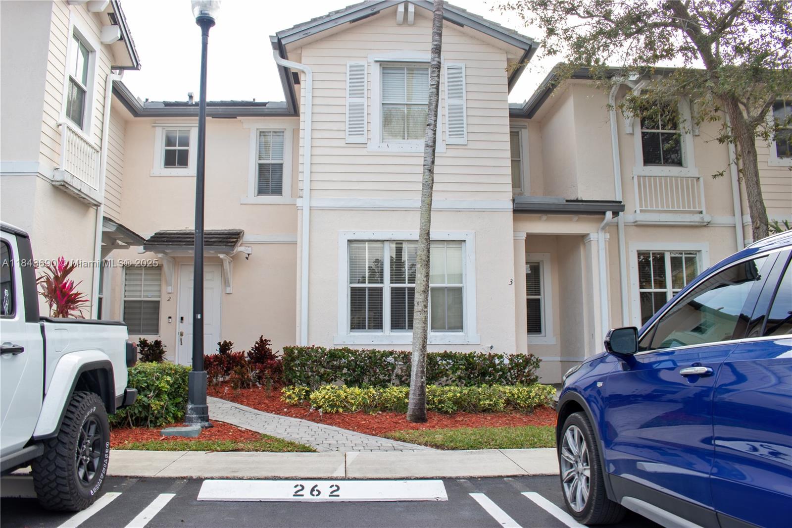 83dcefb7-6842 153 SE 28th Pl # 3, Homestead FL 33033 — #A11843690