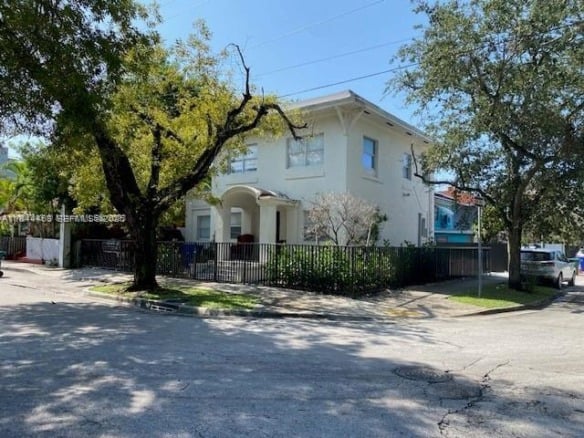 876 SW 2nd St, Miami FL 33130 — #A11844463