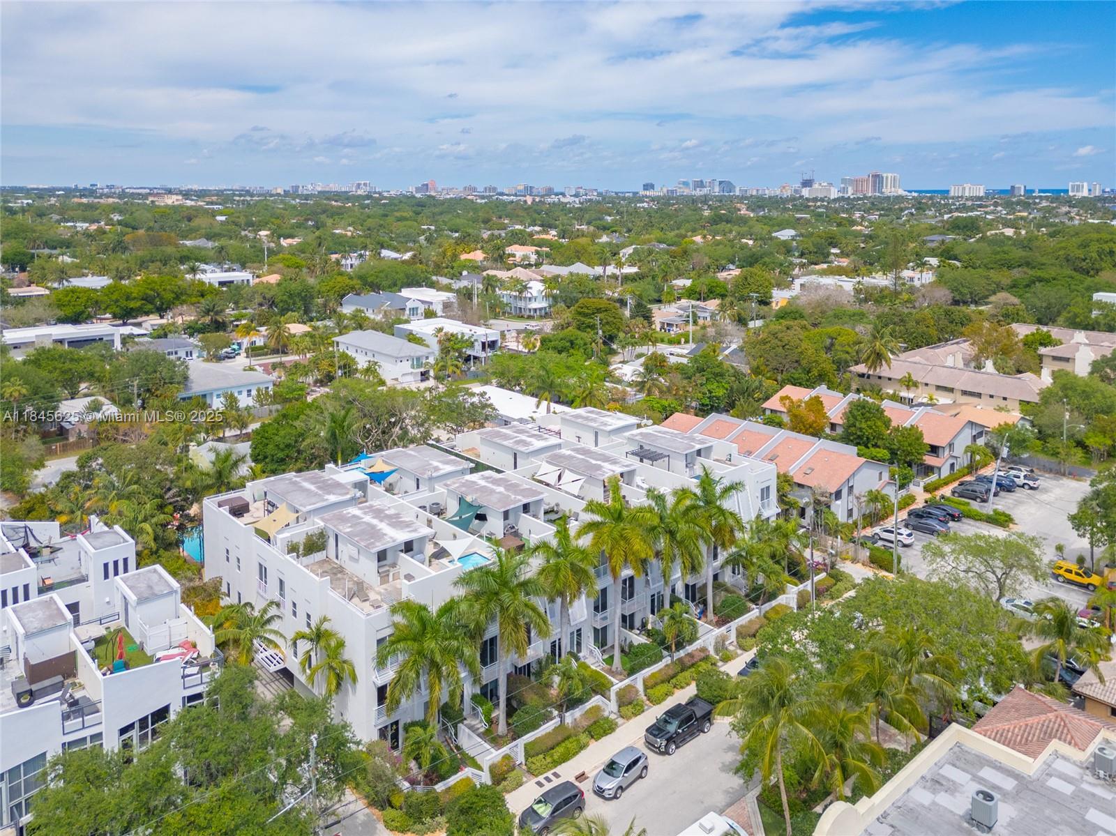 83dcefb7-6917 811 SE 12th Ct, Fort Lauderdale FL 33316 — #A11845625