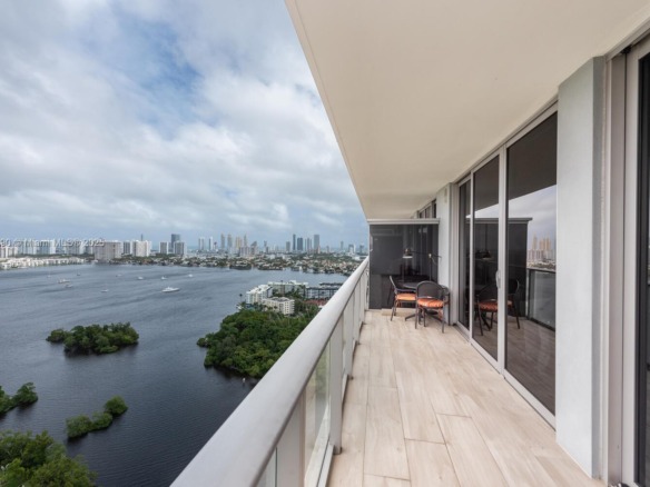 16385 Biscayne Blvd # 2904, North Miami Beach FL 33160 — #A11845690