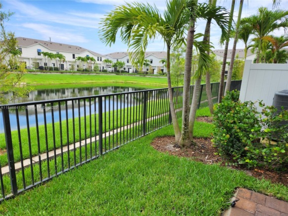 880 NW 3rd Way # 880, Pompano Beach FL 33060 — #A11846841