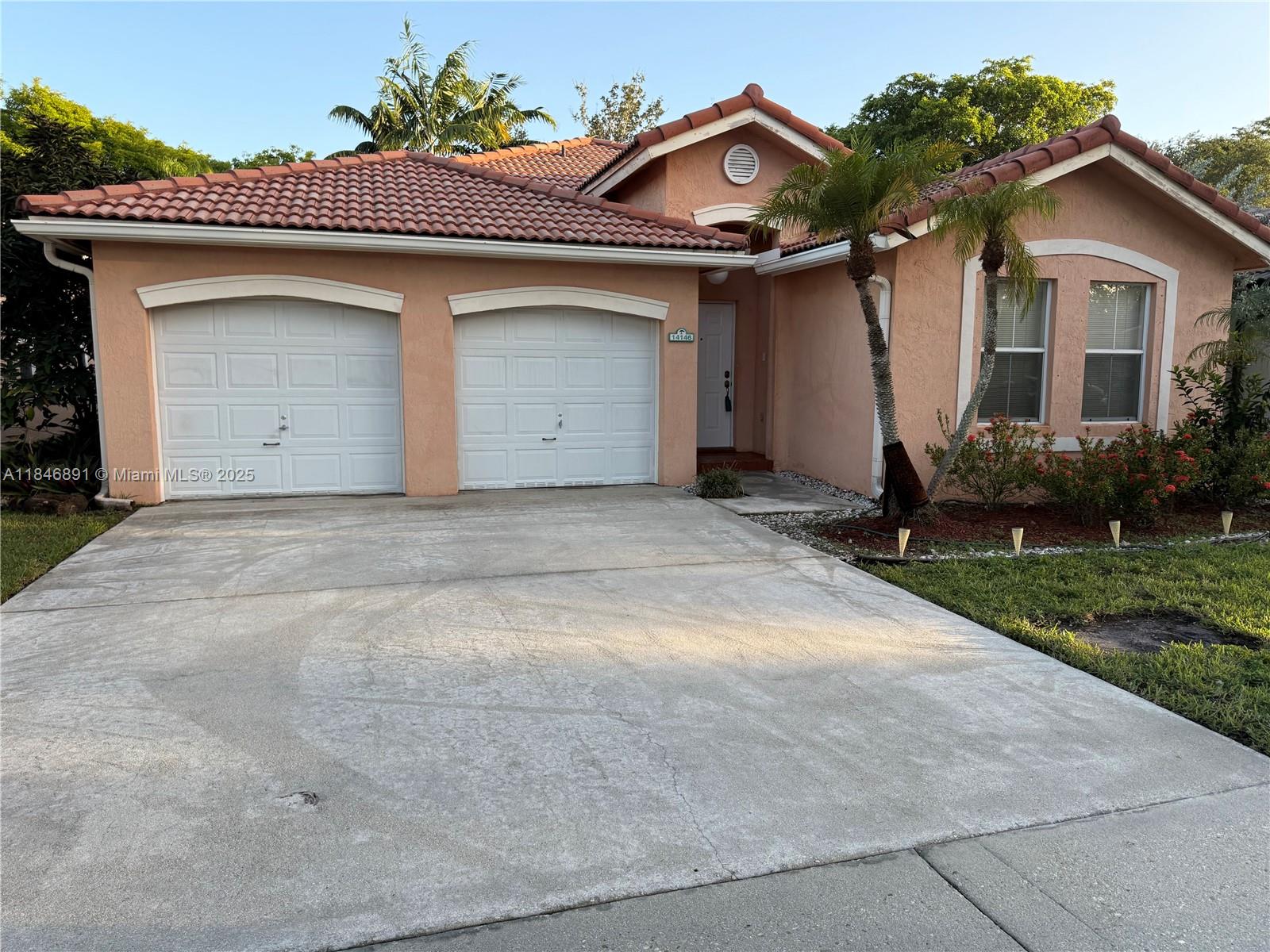 83dcefb7-6965 14146 S Cypress Cove Cir, Davie FL 33325 — #A11846891