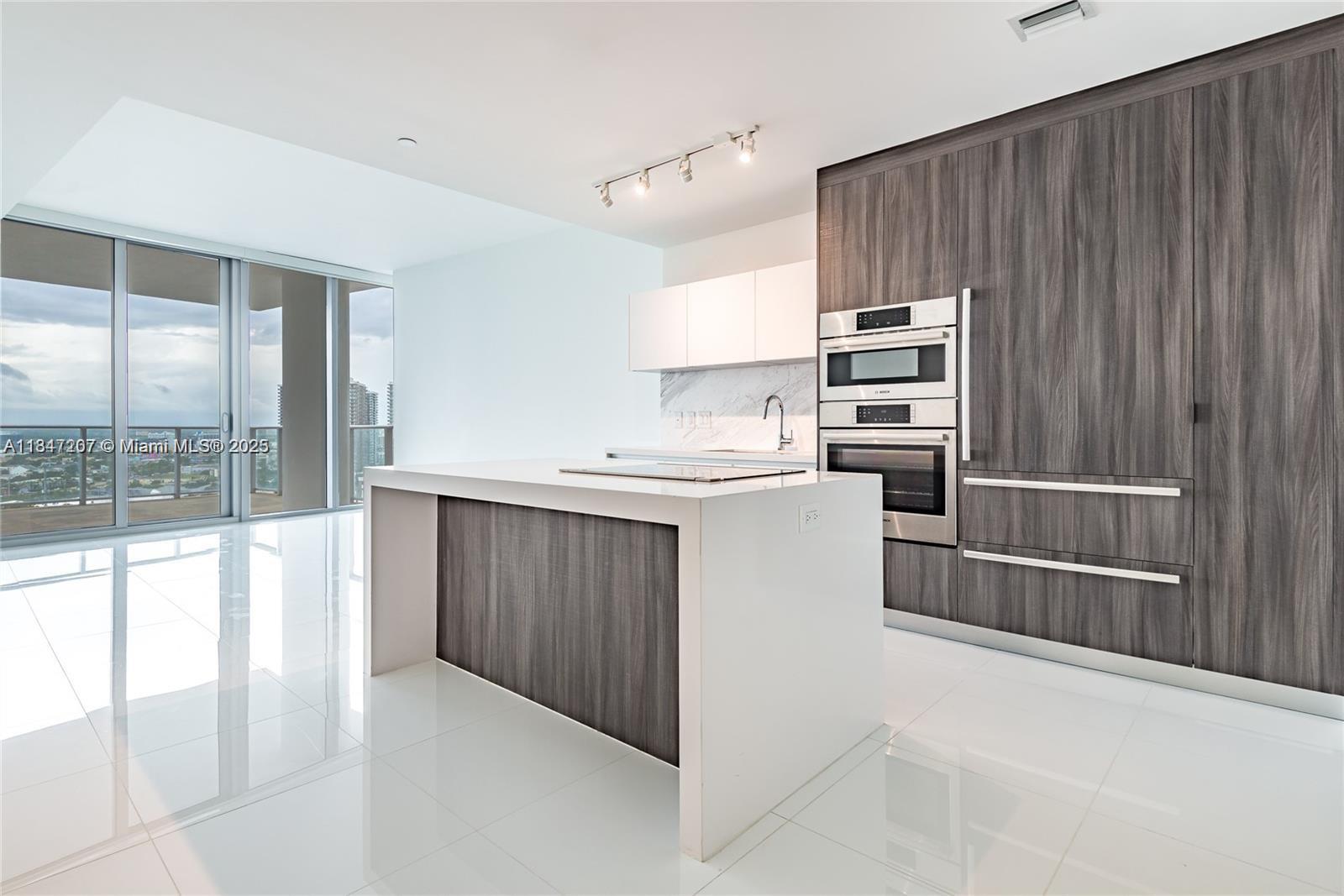 851 NE 1st Ave # 2100, Miami FL 33132 — #A11847207