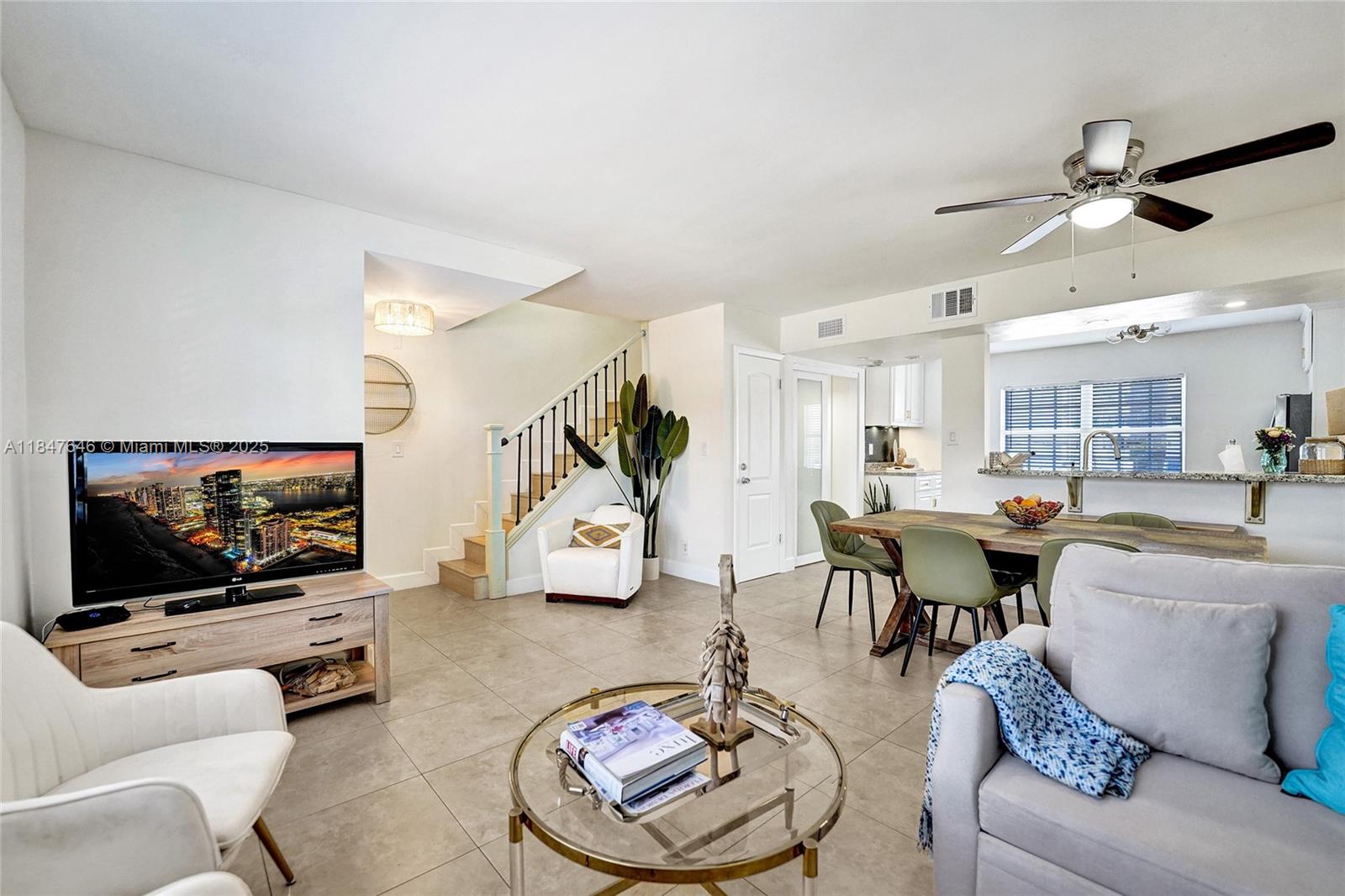 83dcefb7-6992 345 Virginia St, Hollywood FL 33019 — #A11847646