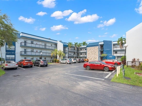 3120 Holiday Springs Blvd # 301, Margate FL 33063 — #A11847834