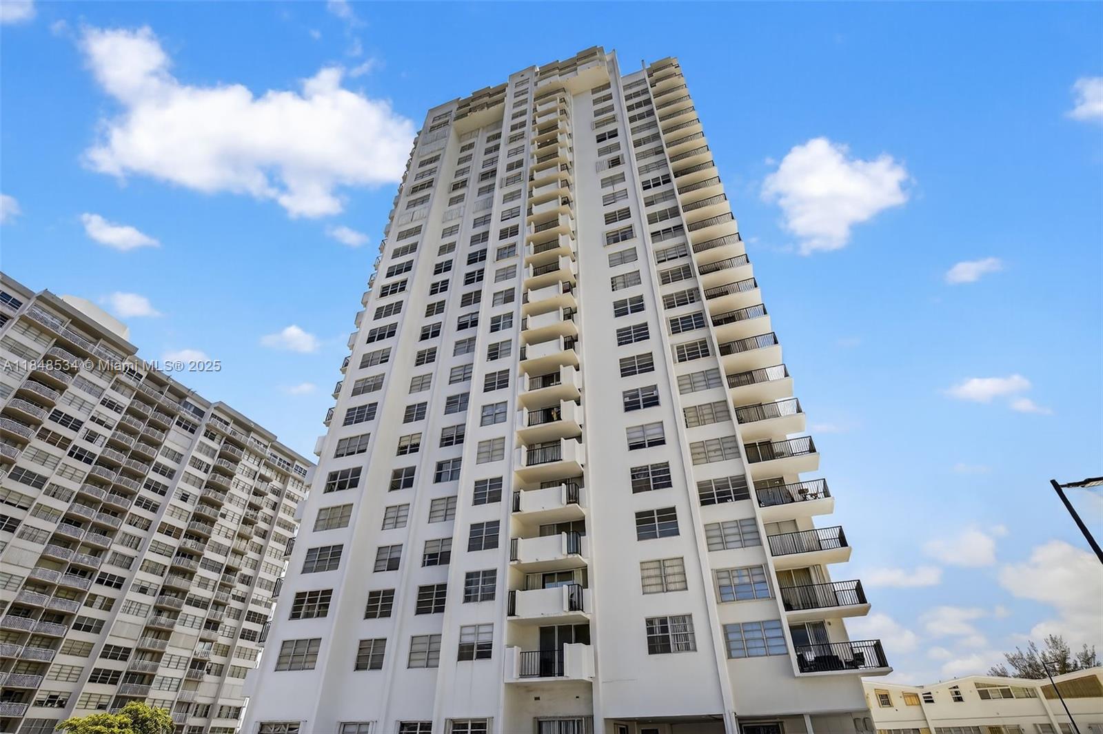 83dcefb7-7026 2750 NE 183rd St # 506, Aventura FL 33160 — #A11848534