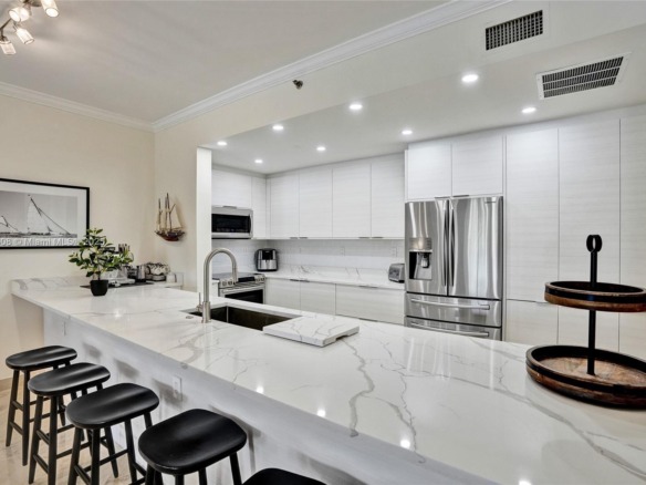 3700 Island Blvd # C206, Aventura FL 33160 — #A11848608