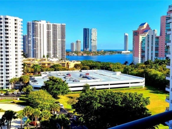 3300 NE 191 st # 1207, Aventura FL 33180 — #A11848630