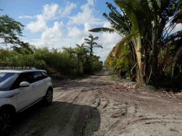 SW 212th Ave, Unincorporated Dade County FL 33034 — #A11848883
