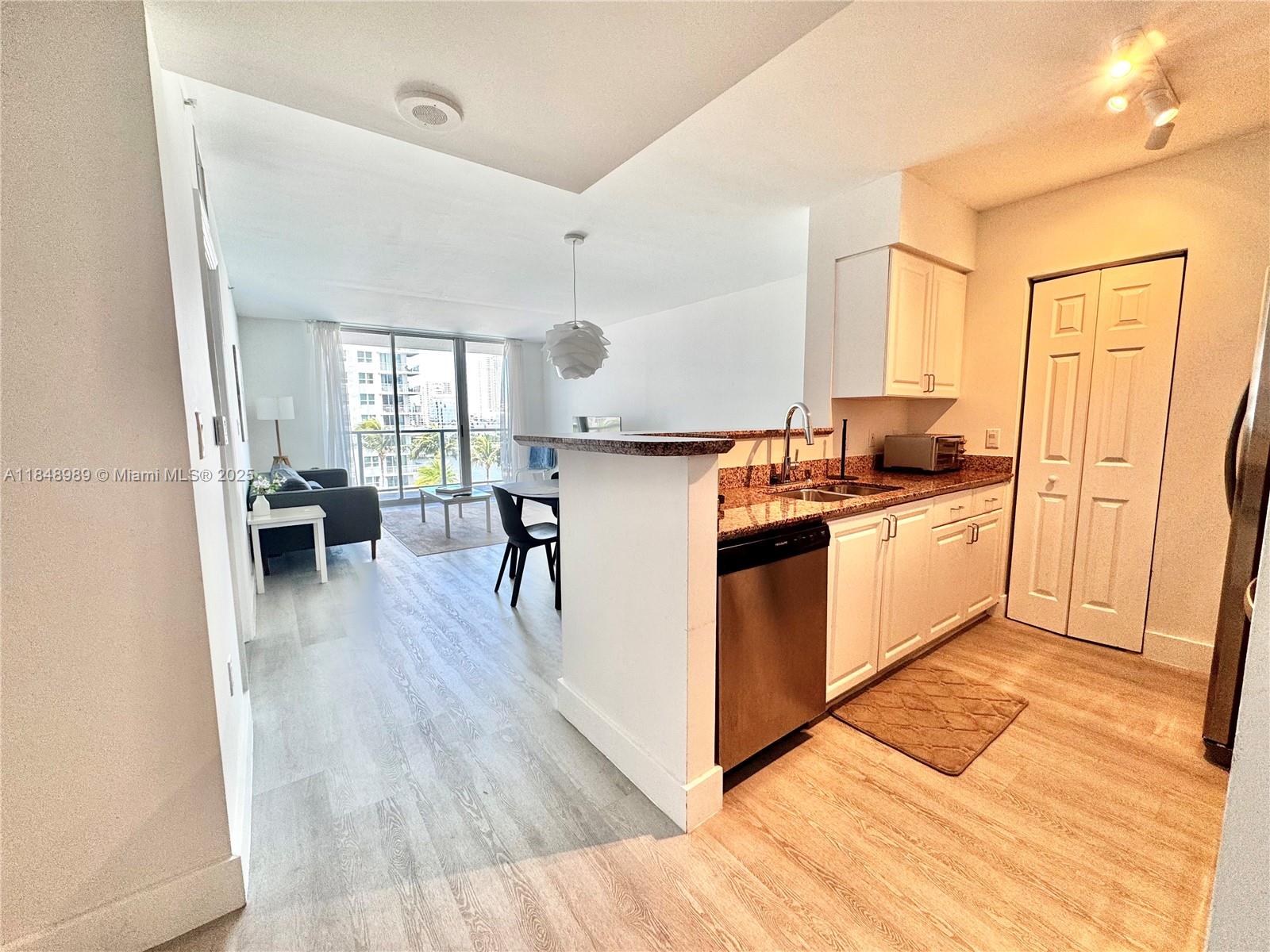 1155 Brickell Bay Dr # 906, Miami FL 33131 — #A11848989