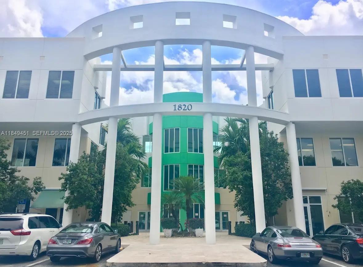 83dcefb7-7066 1820 N Corporate Lakes Blvd # 7, Weston FL 33326 — #A11849451