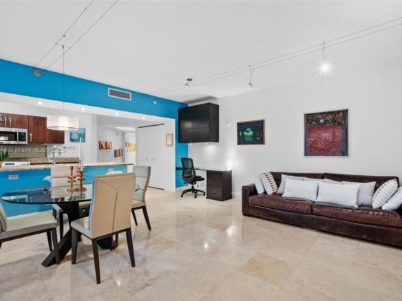 19900 E Country Club Dr # 212, Aventura FL 33180 — #A11849546