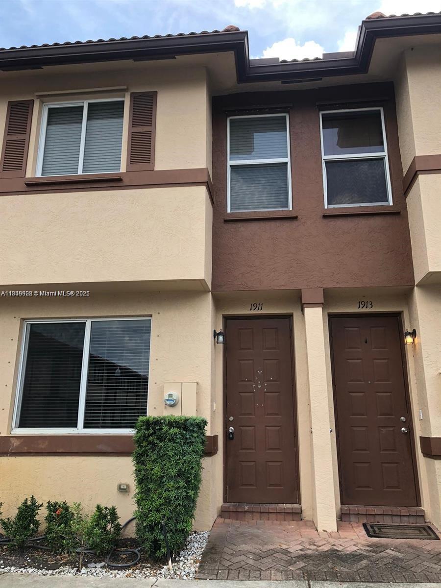 83dcefb7-7089 1911 Hibiscus Ln, Riviera Beach FL 33404 — #A11849928