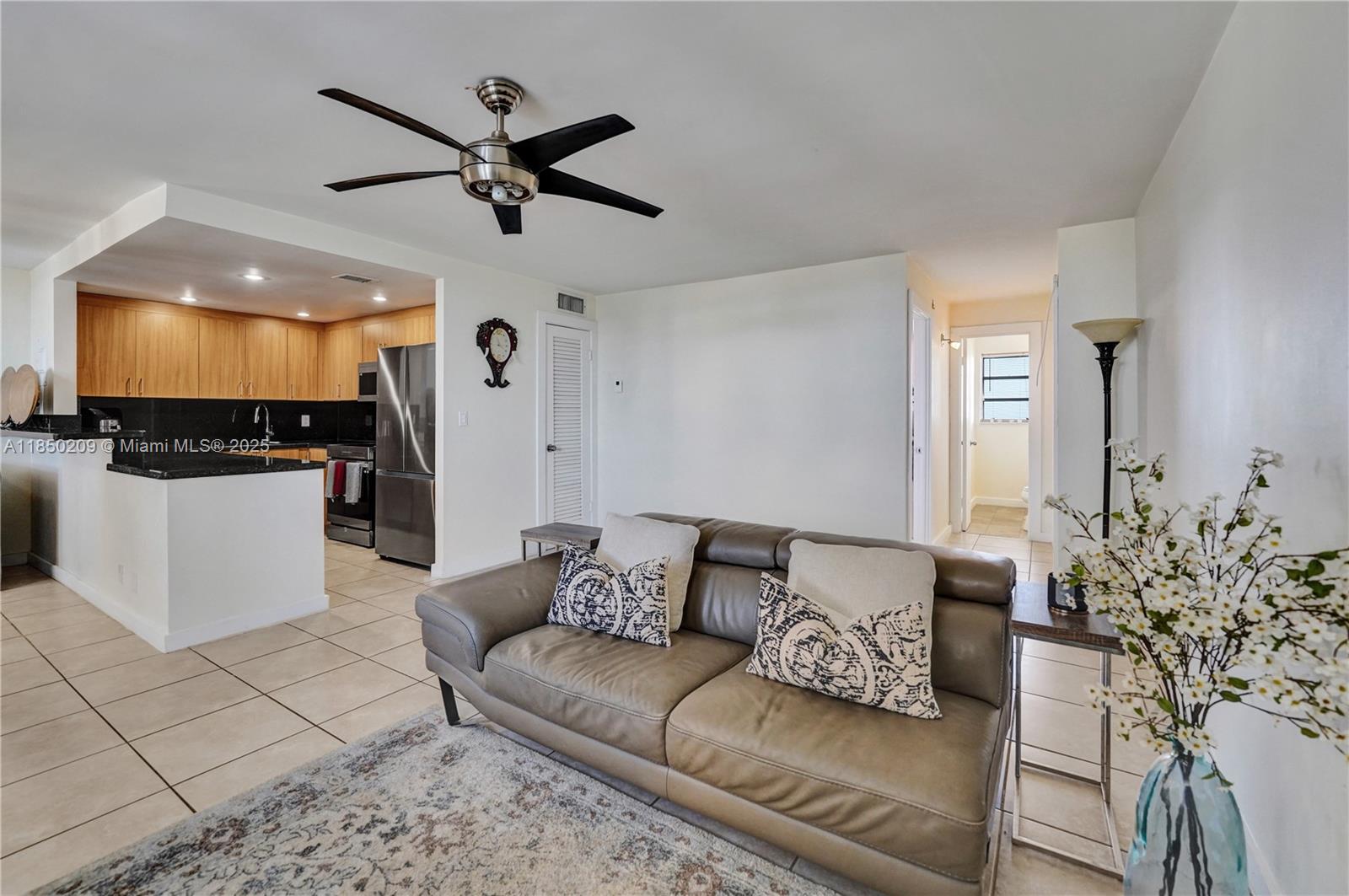 83dcefb7-7096 1811 Jefferson St # 606, Hollywood FL 33020 — #A11850209