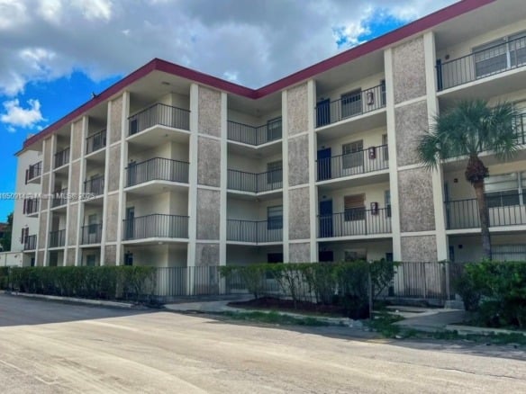 3001 NW 48th Ave # 444, Lauderdale Lakes FL 33313 — #A11850911
