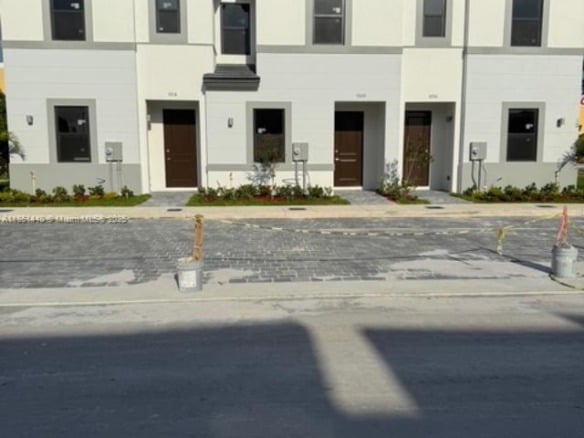 1037 NW 1 ave, Florida City FL 33034 — #A11851440