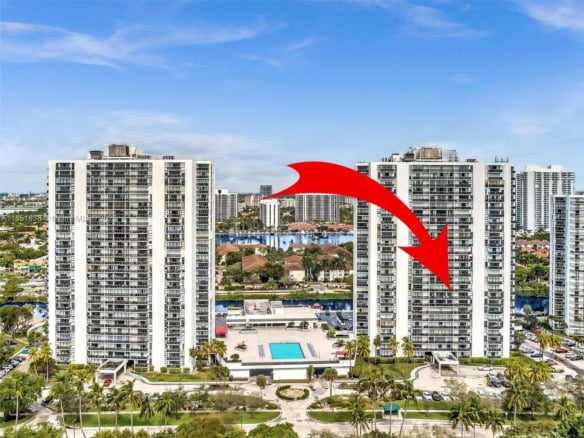 3675 N Country Club Dr # 707, Aventura FL 33180 — #A11851638