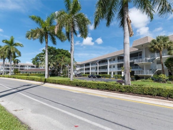 581 Blue Heron Dr # B, Hallandale Beach FL 33009 — #A11851854