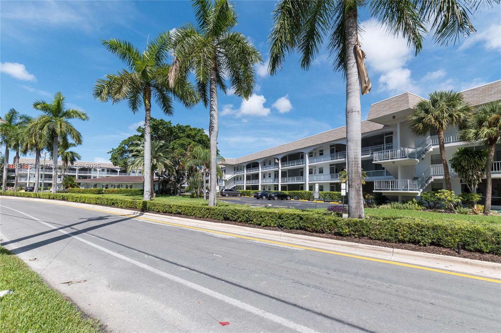 83dcefb7-7159 581 Blue Heron Dr # B, Hallandale Beach FL 33009 — #A11851854