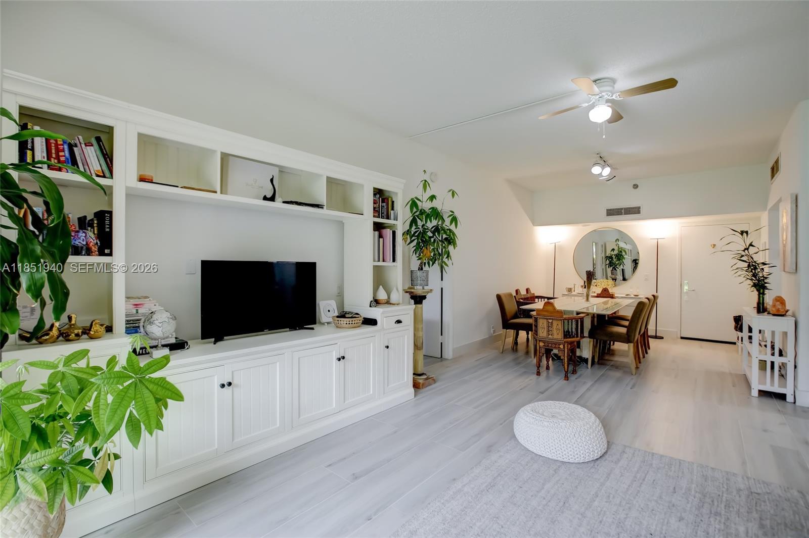 O 3300 NE 191st St # 114, Aventura FL 33180 — #A11851940