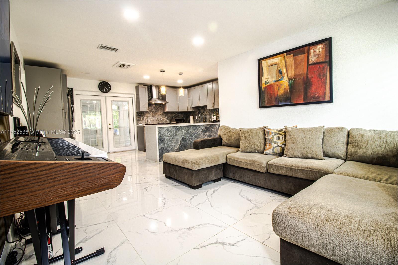 5601 SW 38th St, Davie FL 33314 — #A11852536