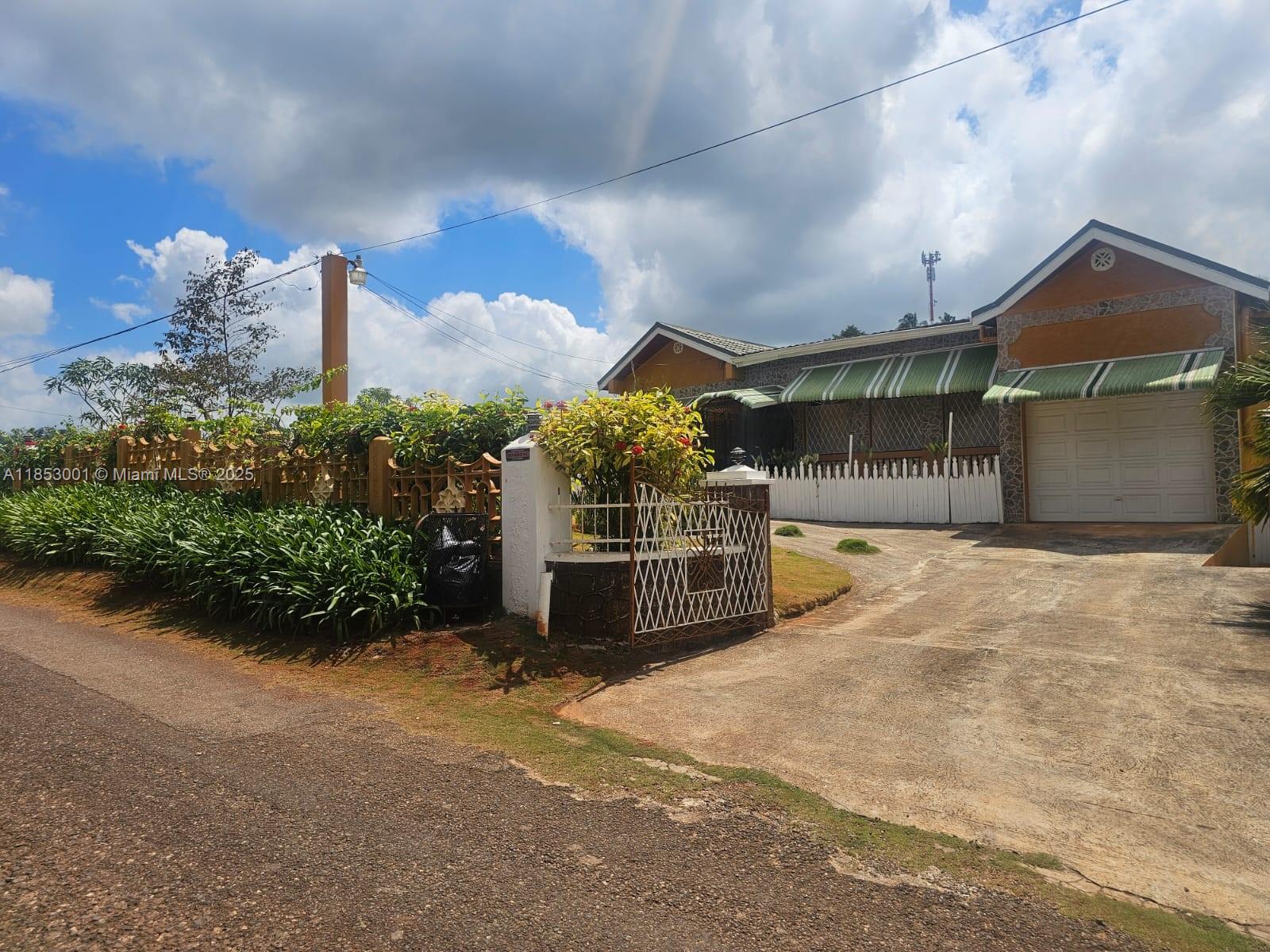 83dcefb7-7200 00 Mandeville, Manchester Hills Jamaica, FL — #A11853001
