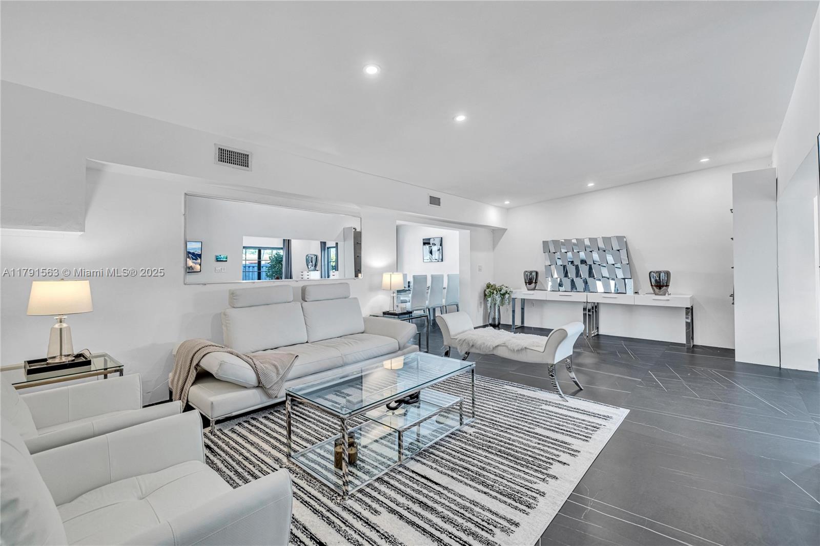 83dcefb7-721 560 NW 116th Ter, Miami FL 33168 — #A11791563