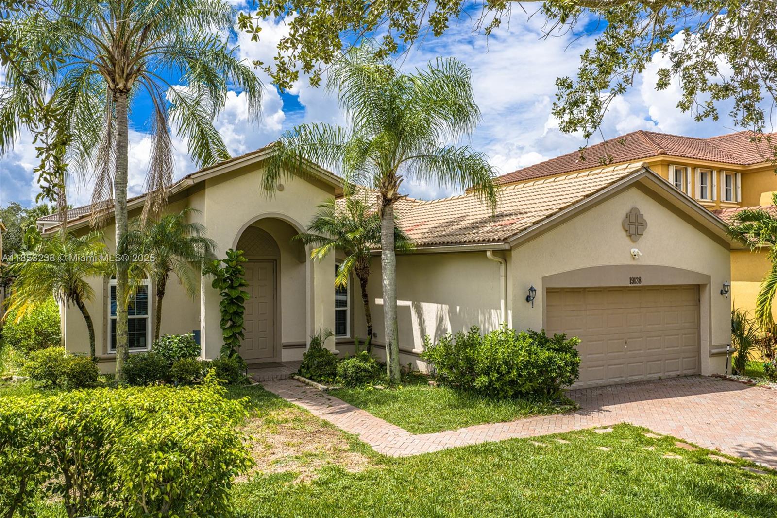 default 19138 Stonebrook St, Weston FL 33332 — #A11853238