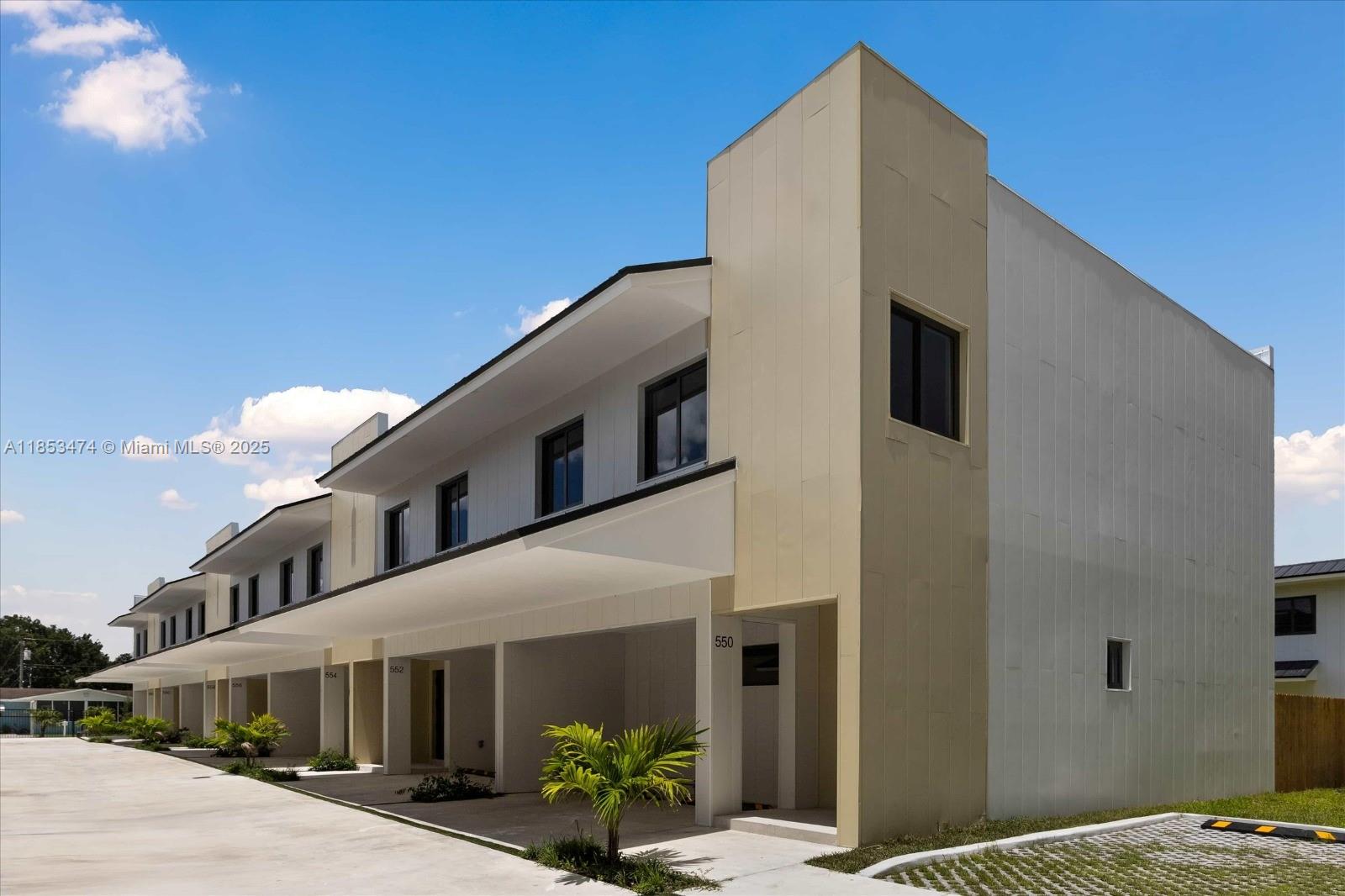 83dcefb7-7219 562 NW 7th St # 1, Florida City FL 33034 — #A11853474