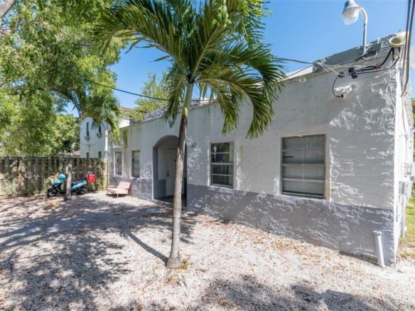 180 NW 59th St, Miami FL 33127 — #A11854539