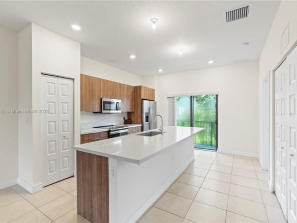 7831 NW 104th Ave # 22, Doral FL 33178 — #A11855121