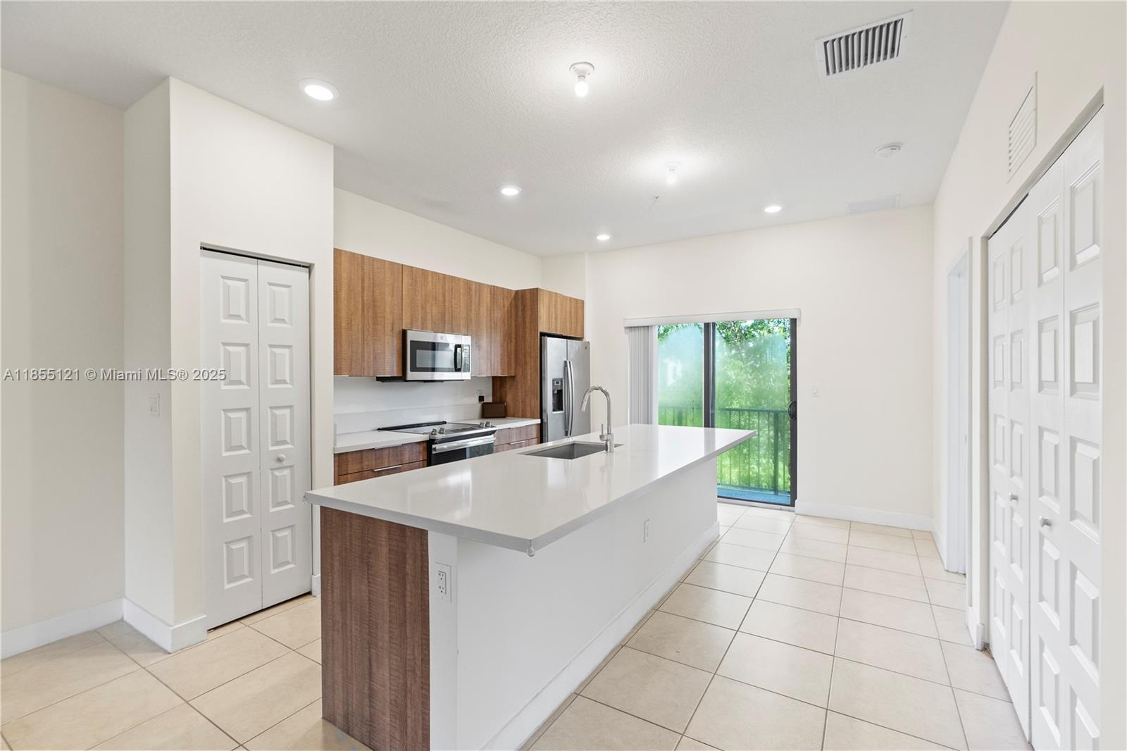 83dcefb7-7303 7831 NW 104th Ave # 22, Doral FL 33178 — #A11855121