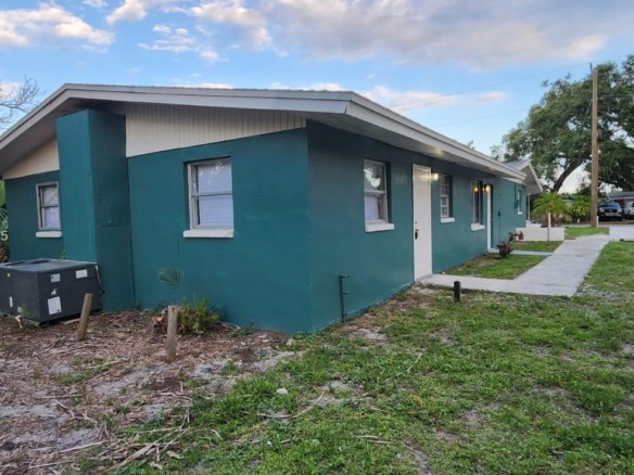 3147 Economy, Fort Myers FL 33916 — #A11855279