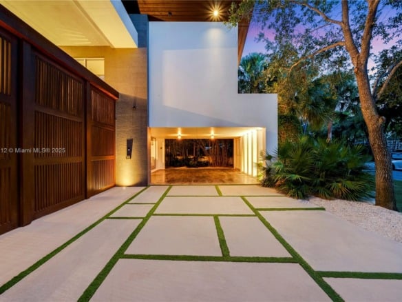 545 SABAL PALM, Key Biscayne FL 33149 — #A11855412