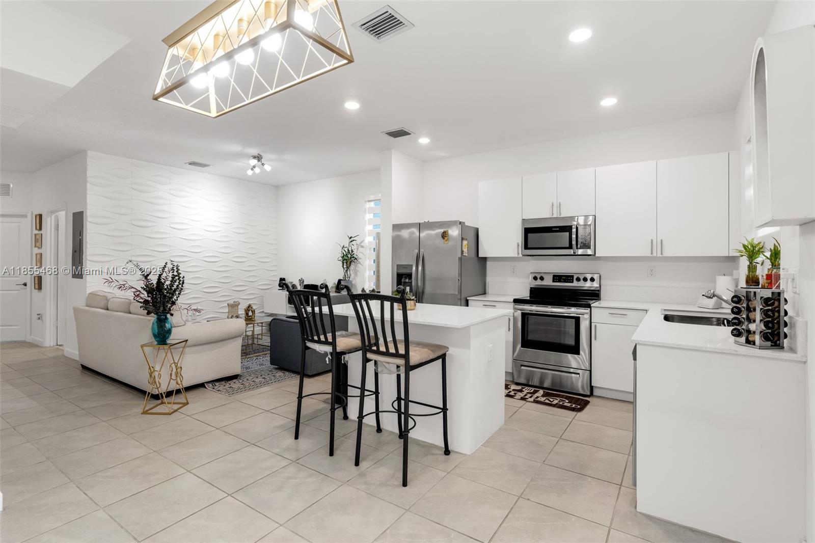 83dcefb7-7319 13315 SW 285th St, Homestead FL 33033 — #A11855468