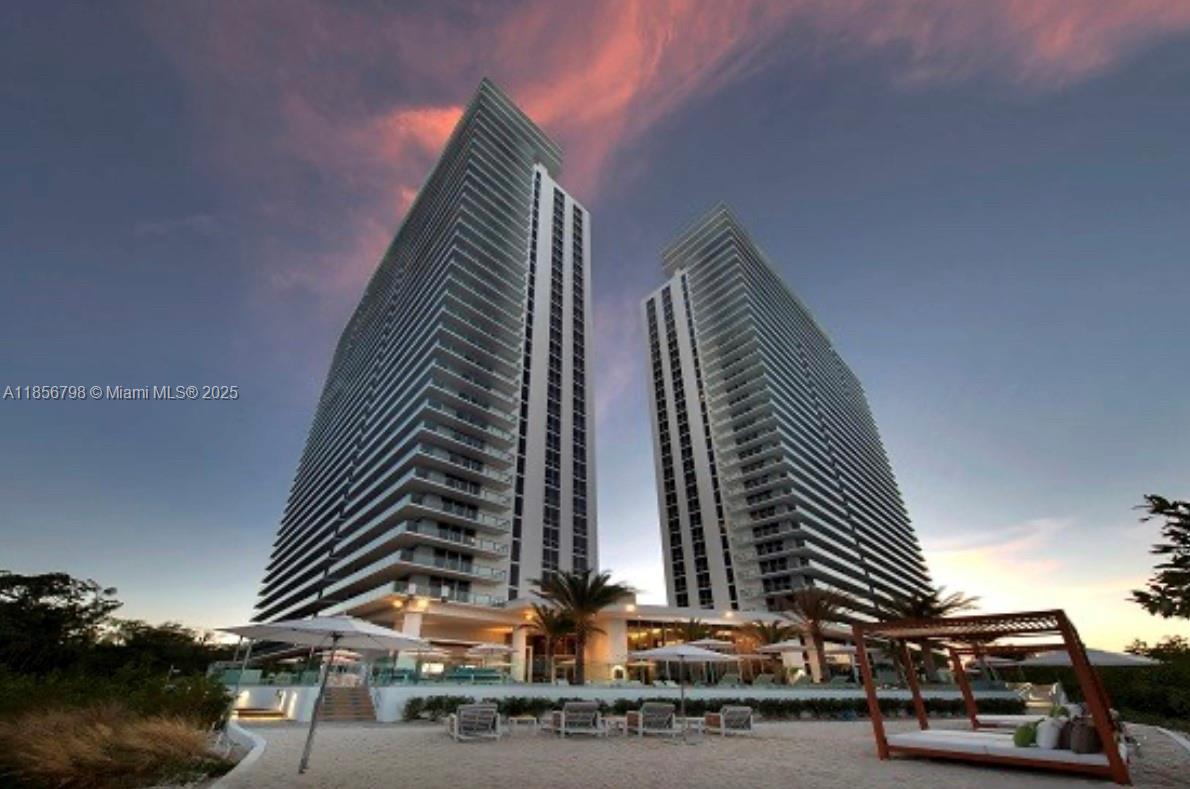 83dcefb7-7365 16385 Biscayne Blvd # 2720, North Miami Beach FL 33160 — #A11856798