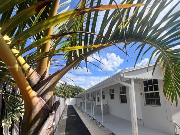716 SE 14th Ct #1-4, Fort Lauderdale FL 33316 — #A11856841