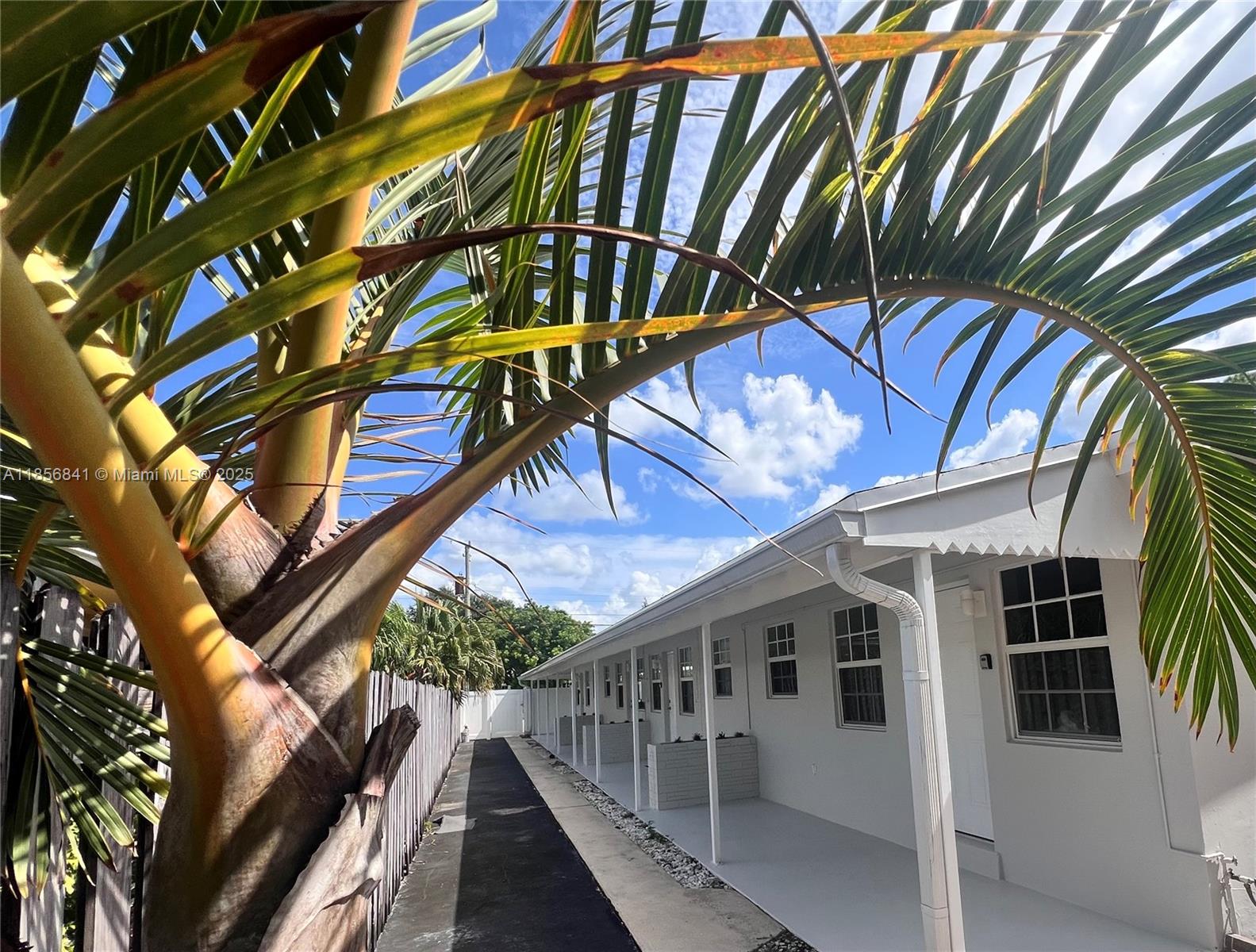 83dcefb7-7366 716 SE 14th Ct #1-4, Fort Lauderdale FL 33316 — #A11856841