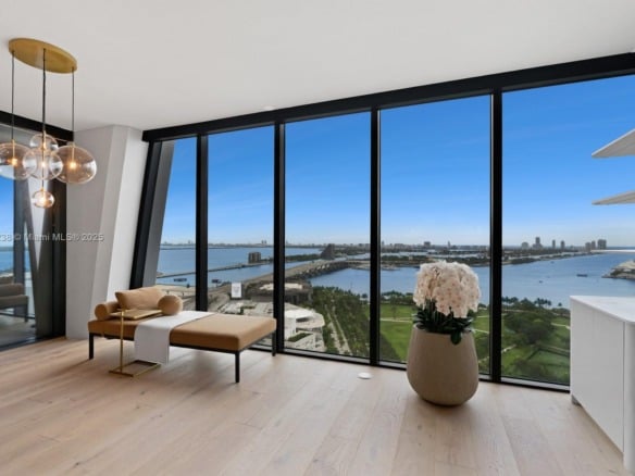 1000 Biscayne Blvd # 2402, Miami FL 33132 — #A11857238