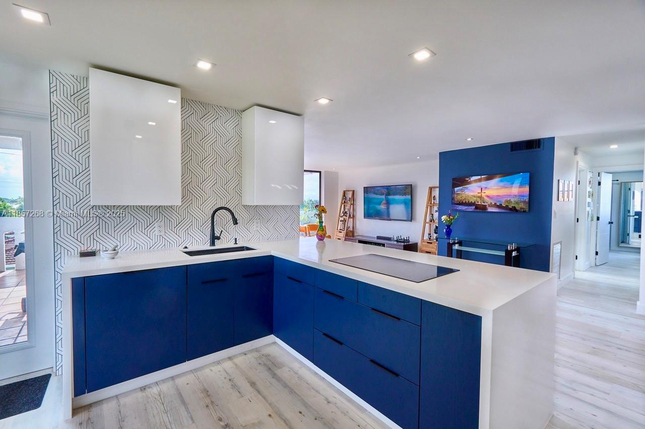 83dcefb7-7380 3545 NE 166th St # 510, North Miami Beach FL 33160 — #A11857268