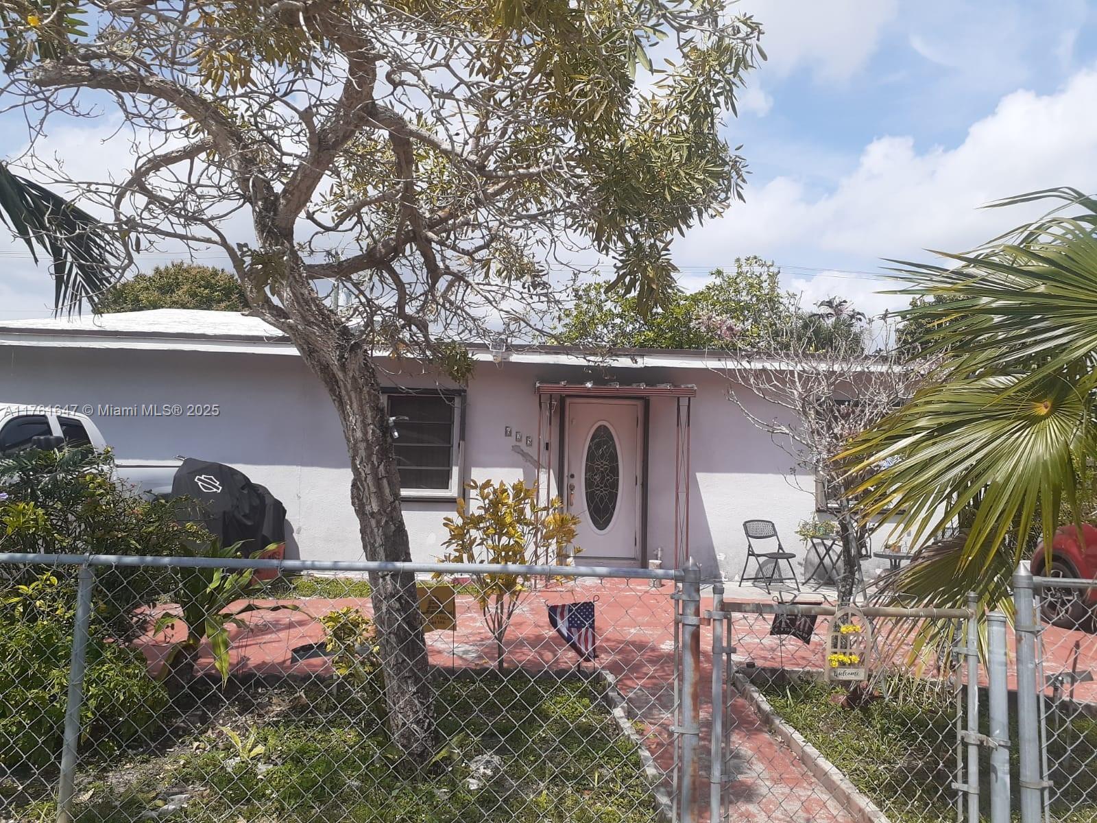625 E 28th St, Hialeah FL 33013 — #A11761647