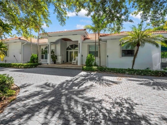 5750 SW 67th Ave, Miami FL 33143 — #A11857800