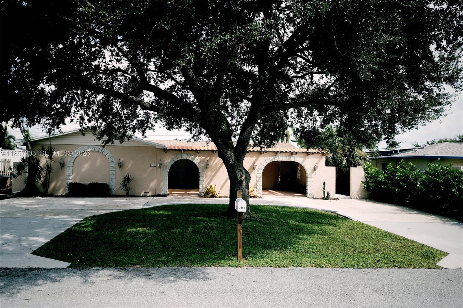 2359 N Wallen Dr, West Palm Beach FL 33410 — #A11857903