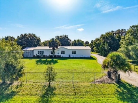 1320 Seminole Ave, Other City – In The State Of Florida FL 33935 — #A11858297