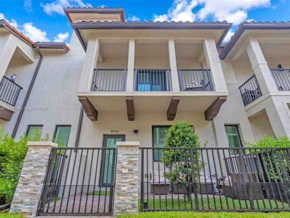 4450 NW 83rd Pkwy, Doral FL 33166 — #A11858296